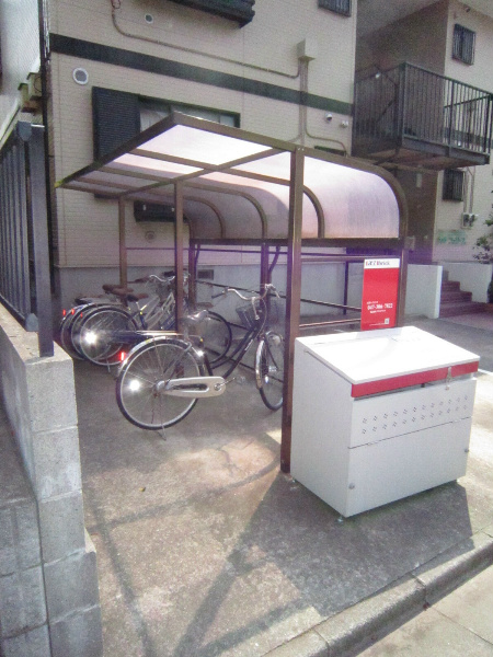 カサフェリース 駐輪場・敷地内ゴミ置き場