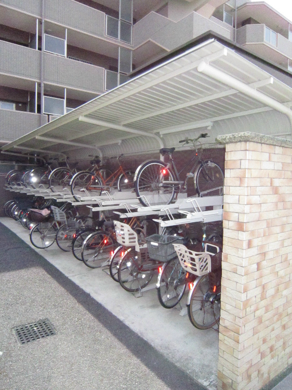 クレアーレ壱番館 駐輪場