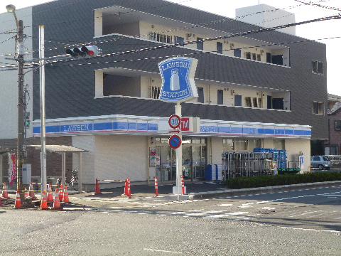 ベストハイツB コンビ二：ﾛｰｿﾝ 西船本郷店　253m