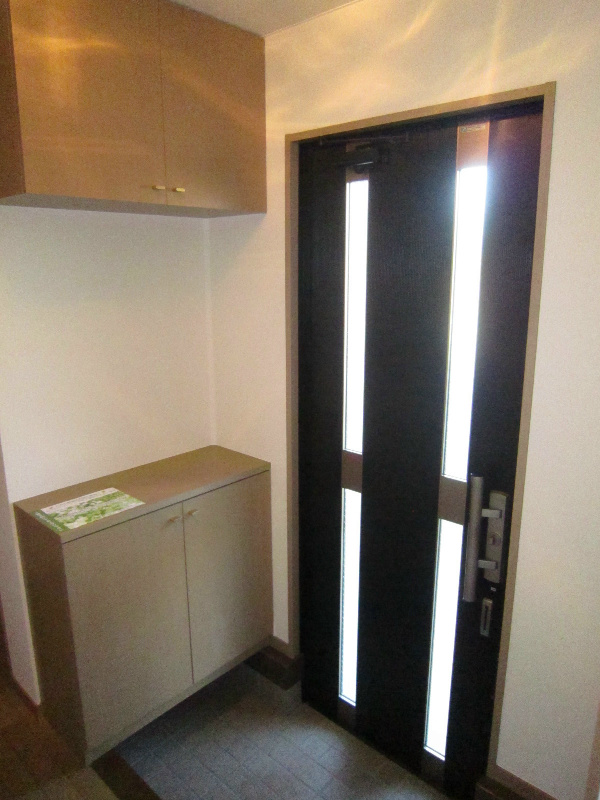 ファミール囲護台 広くすっきりした玄関