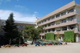 ニューシャルマン 小学校：船橋市立宮本小学校　585m