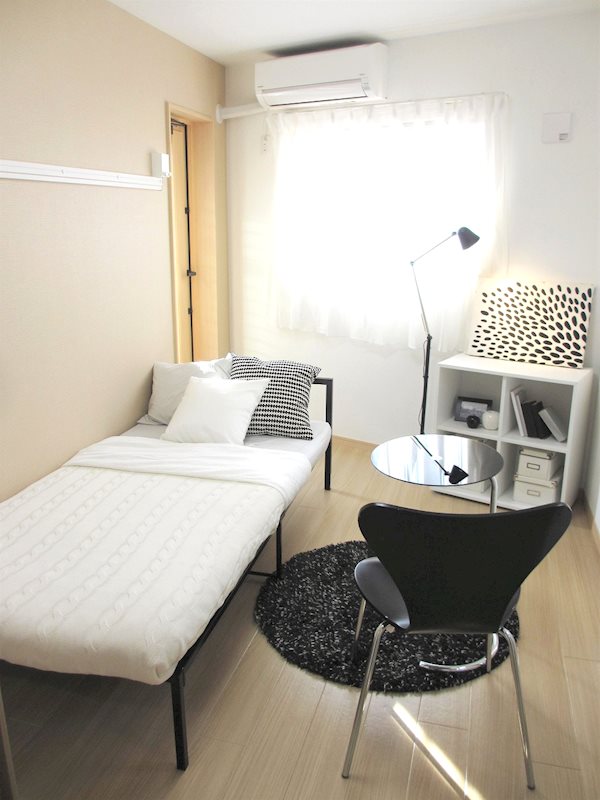 グランパーム船橋 二面採光の明るいお部屋です!!