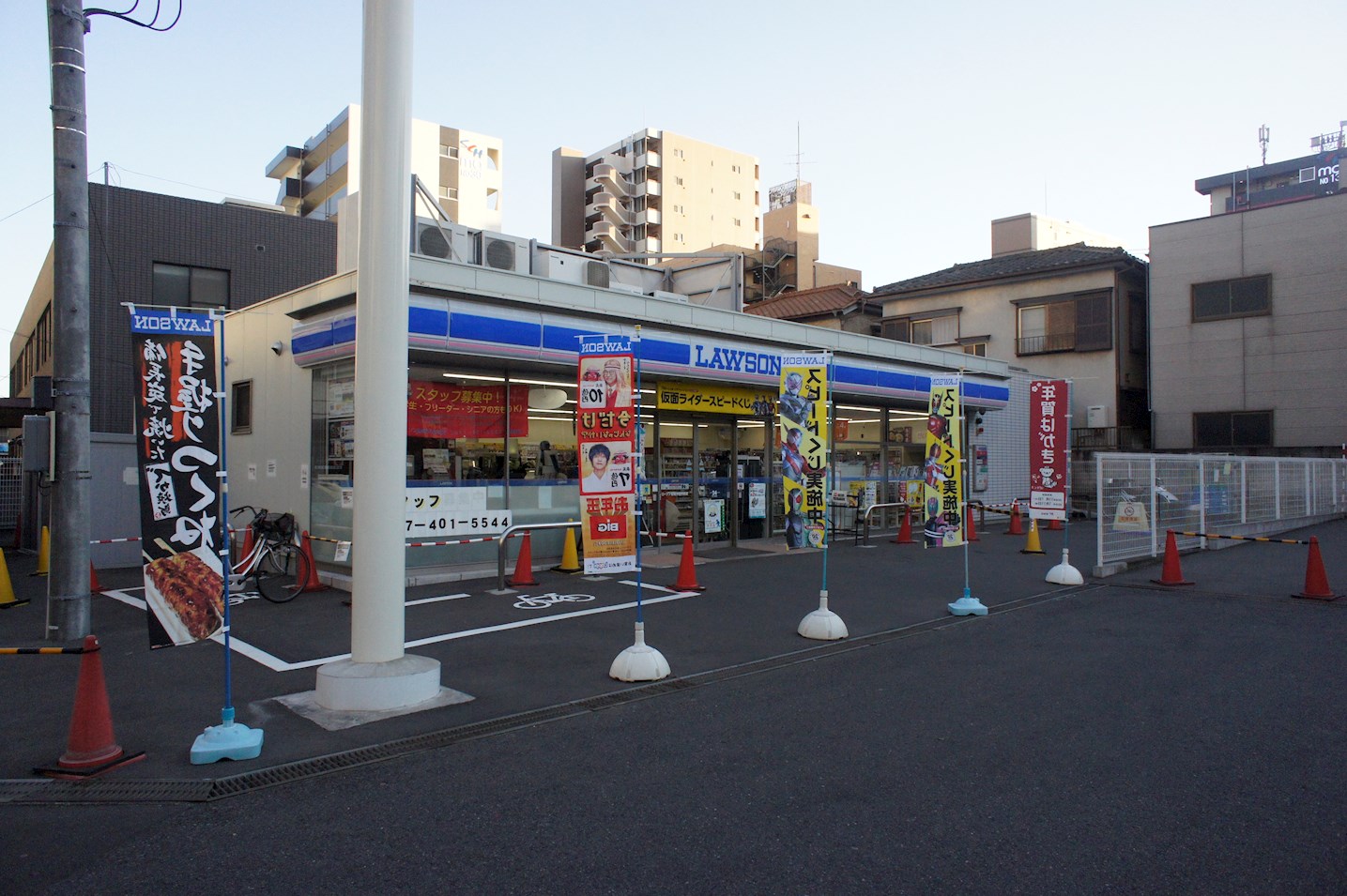 トレースshoto コンビ二：ローソン船橋市役所前店　165m