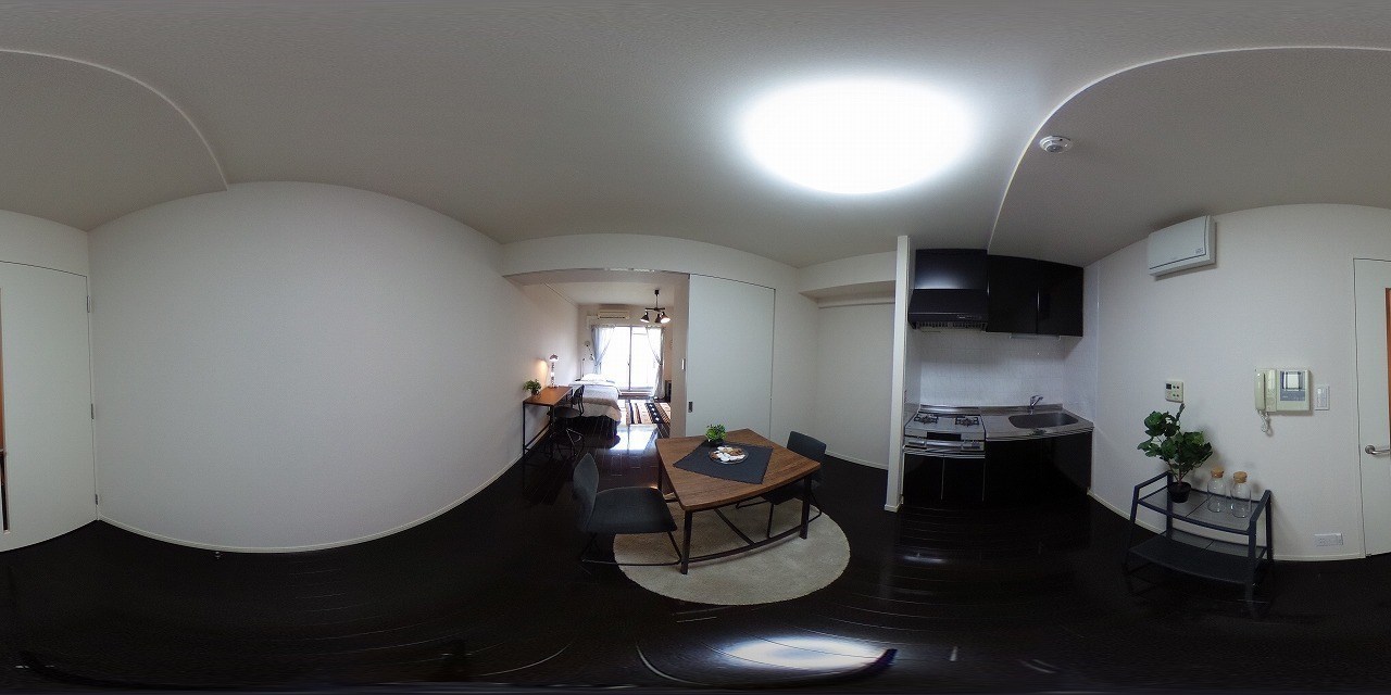 中住戸タイプのものです（実際は二面採光のお部屋）家具はイメージとなります