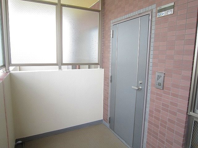 Raffine妙典 玄関