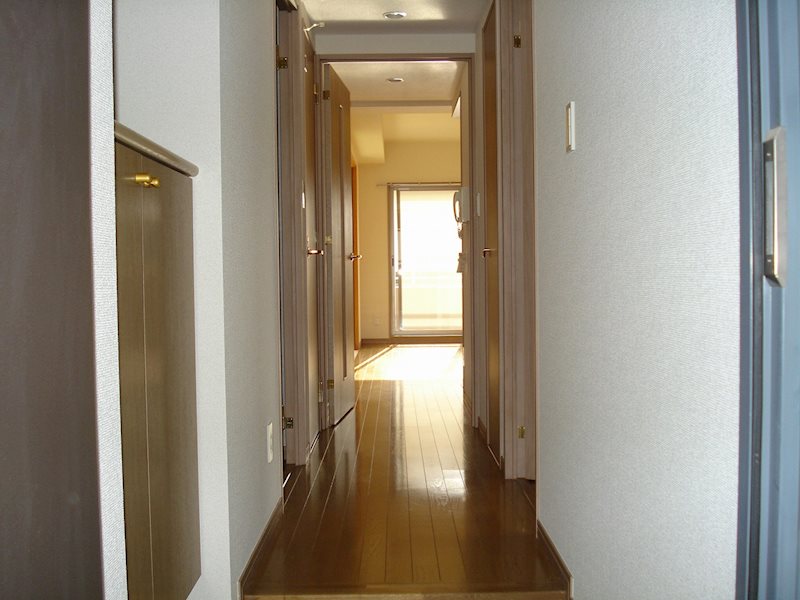 クレアーレ壱番館 玄関からお部屋まで