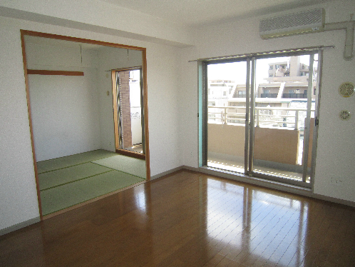 クレアーレ壱番館 南西向きの明るいお部屋です