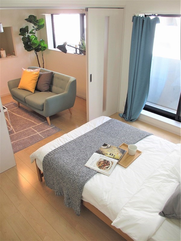 レジデンス高根台 日当たりの良いお部屋です（家具はイメージとなります）