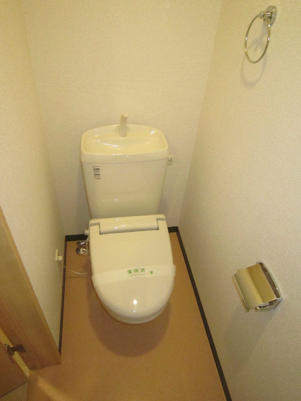 サンライズ北習志野 ウォームレット付の清潔感のあるお手洗いです