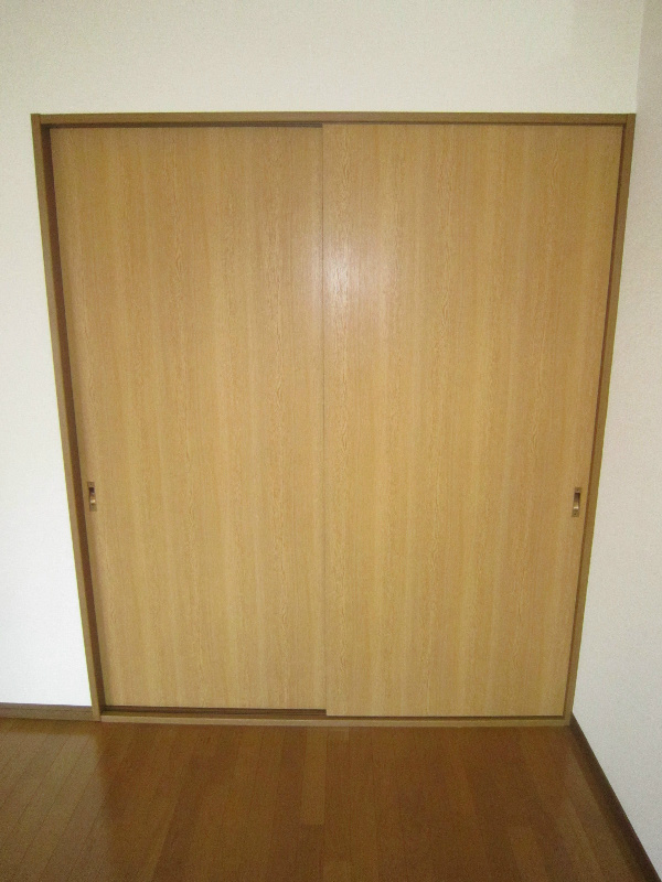 リーエイパレス 収納付でお部屋を広く使えます