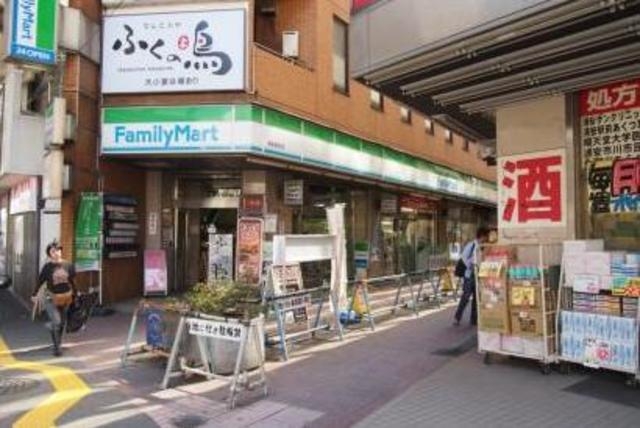 アリエッタ浦安 コンビ二：ファミリーマート 浦安駅前店　367m