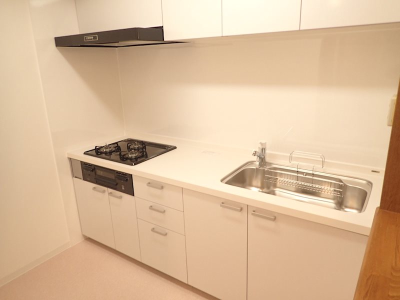 メテオール妙典 新規グリル付き3口システムキッチンに交換♪（同タイプ参考写真です）
