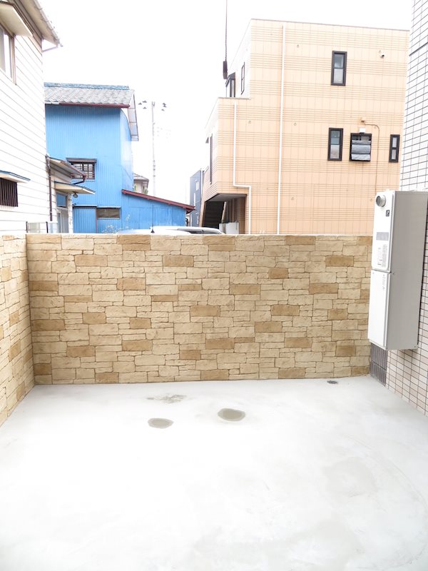 メルヴェーユ港 南東向きの専用庭(1階のみ専用庭)