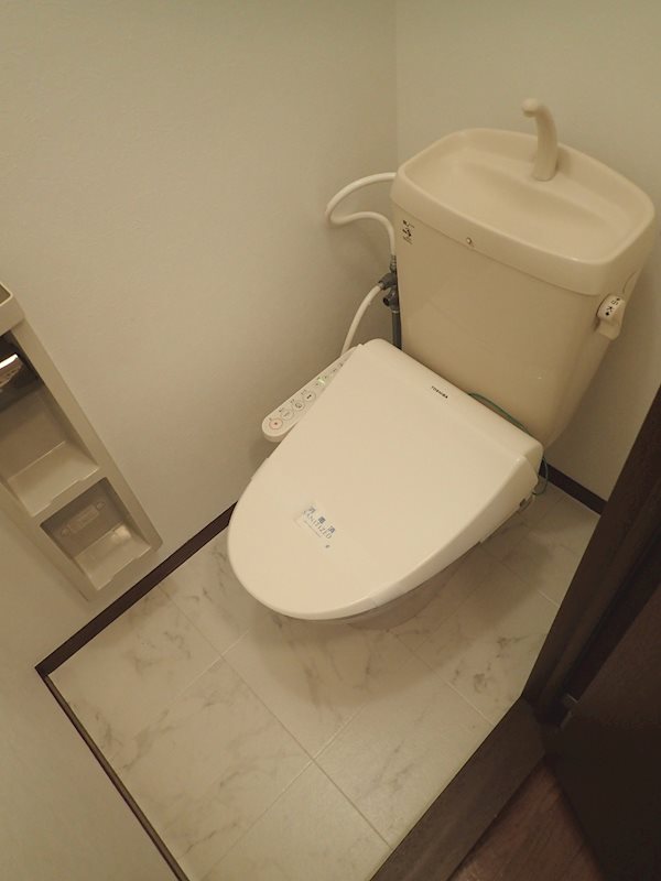 ライズ・コム 新規ウォシュレット取付（同タイプ別部屋の写真です）
