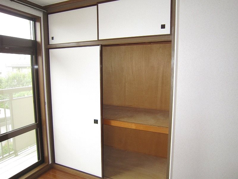 シティハイムチハル 各部屋押入れがございます！