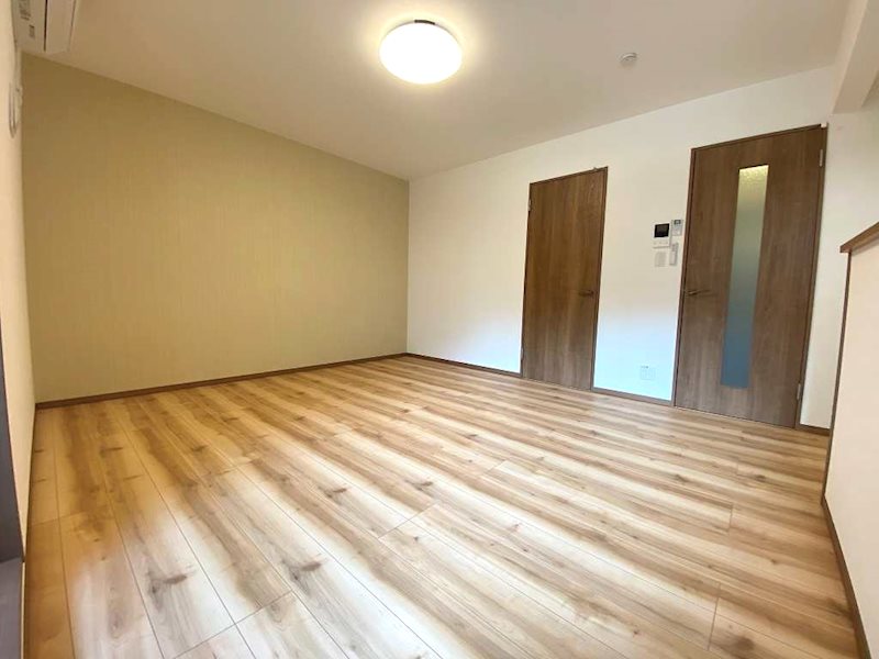 ミリアビタ飯山満 アクセントクロス